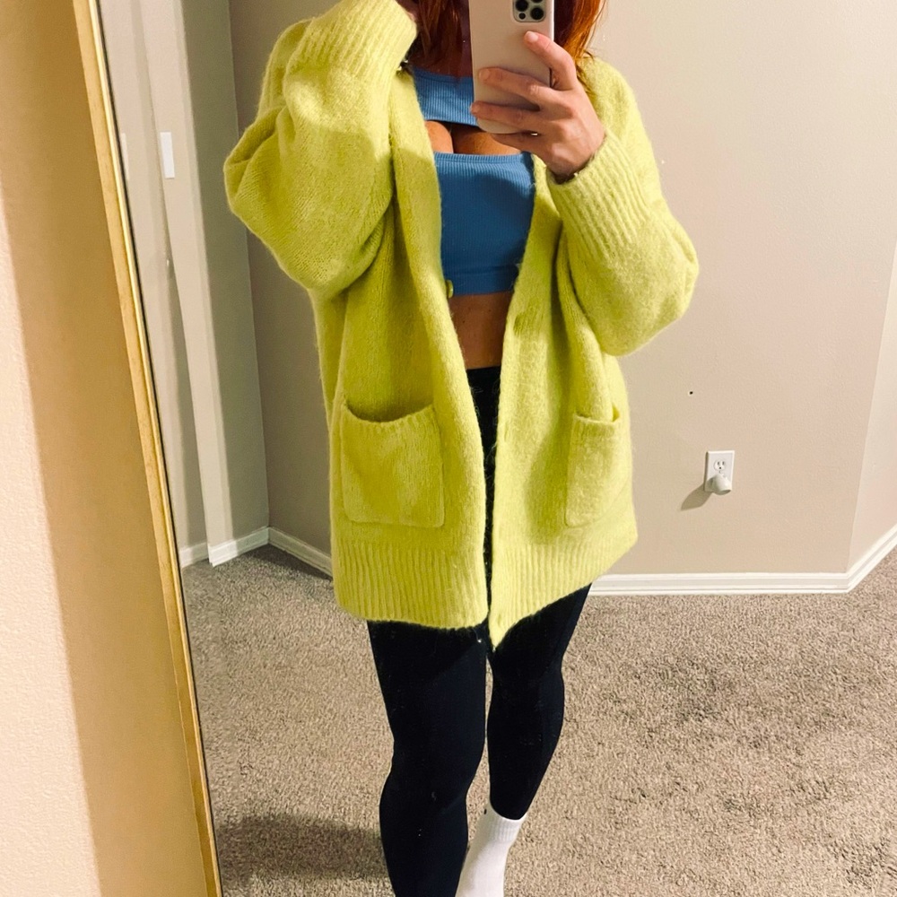 Ugg Cardigan in Lime